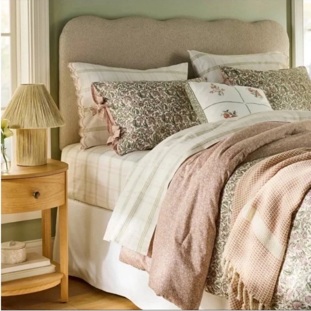 Full 300 Thread Count Scalloped Plaid Sheet Set Cream/Green - Studio McGee